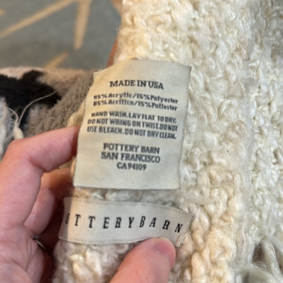 LARGE POTTERY BARN THROW BLANKET - Picture 3 of 3